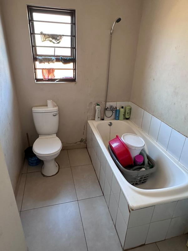 4 Bedroom Property for Sale in Klippoortjie Gauteng