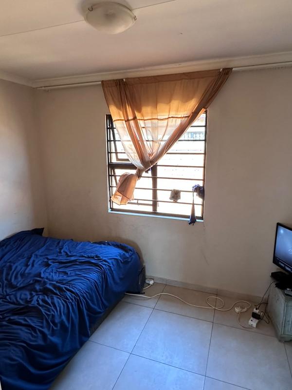 4 Bedroom Property for Sale in Klippoortjie Gauteng