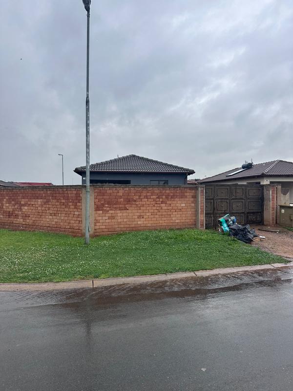 4 Bedroom Property for Sale in Klippoortjie Gauteng