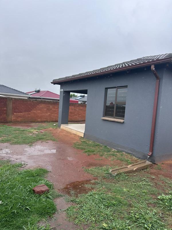 4 Bedroom Property for Sale in Klippoortjie Gauteng