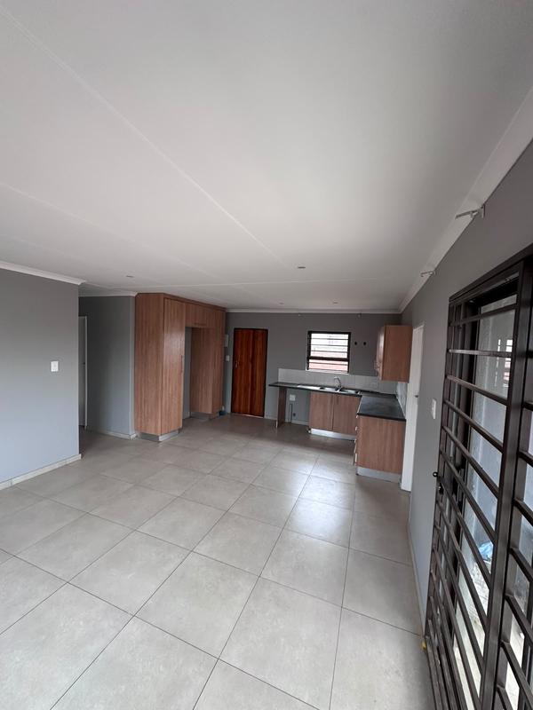 4 Bedroom Property for Sale in Klippoortjie Gauteng