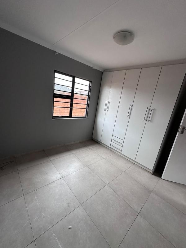 4 Bedroom Property for Sale in Klippoortjie Gauteng