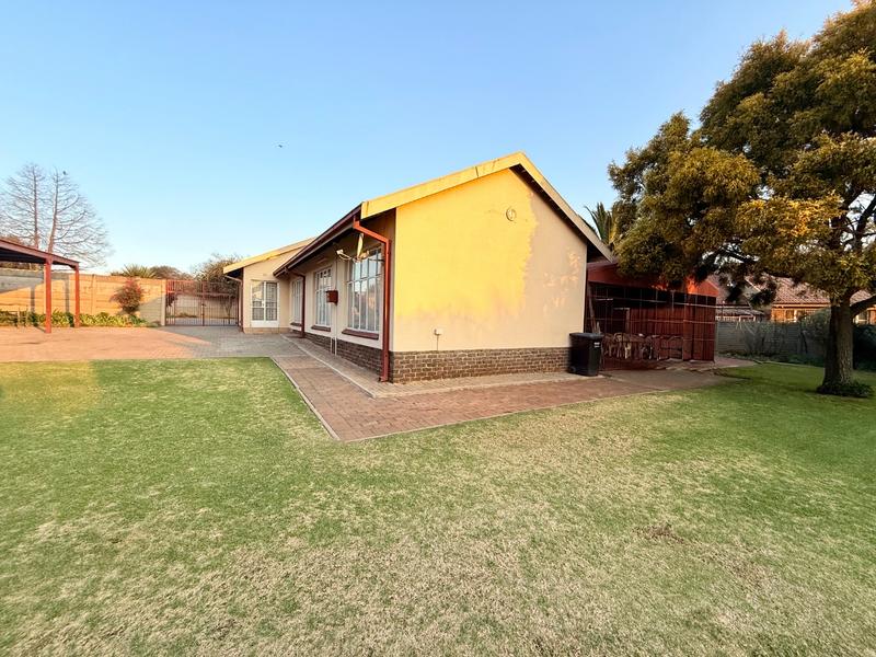 3 Bedroom Property for Sale in Flora Gardens Gauteng