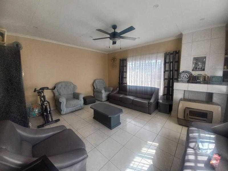 4 Bedroom Property for Sale in Laudium Gauteng