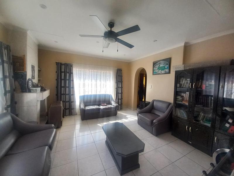 4 Bedroom Property for Sale in Laudium Gauteng