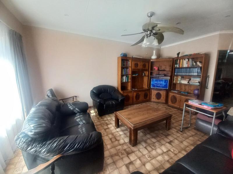 4 Bedroom Property for Sale in Laudium Gauteng