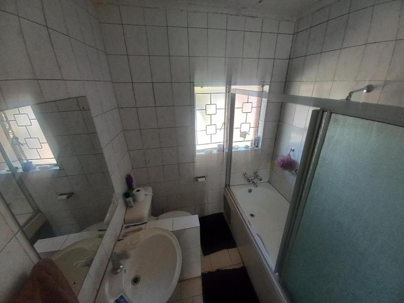 4 Bedroom Property for Sale in Laudium Gauteng