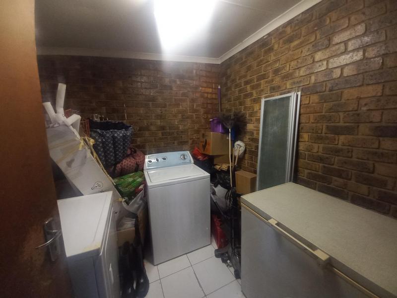 4 Bedroom Property for Sale in Laudium Gauteng