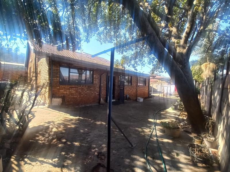 4 Bedroom Property for Sale in Laudium Gauteng