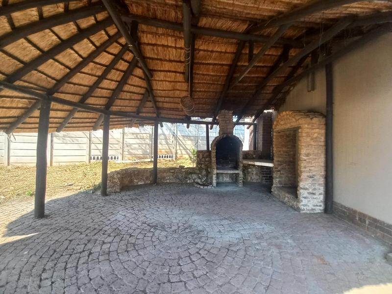 5 Bedroom Property for Sale in Lyttelton Manor Gauteng
