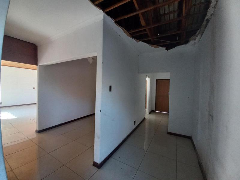 5 Bedroom Property for Sale in Lyttelton Manor Gauteng