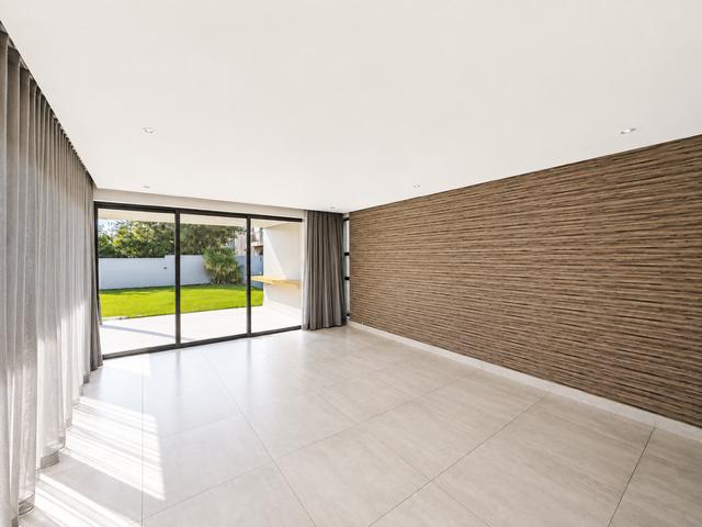 To Let 4 Bedroom Property for Rent in Sandown Gauteng