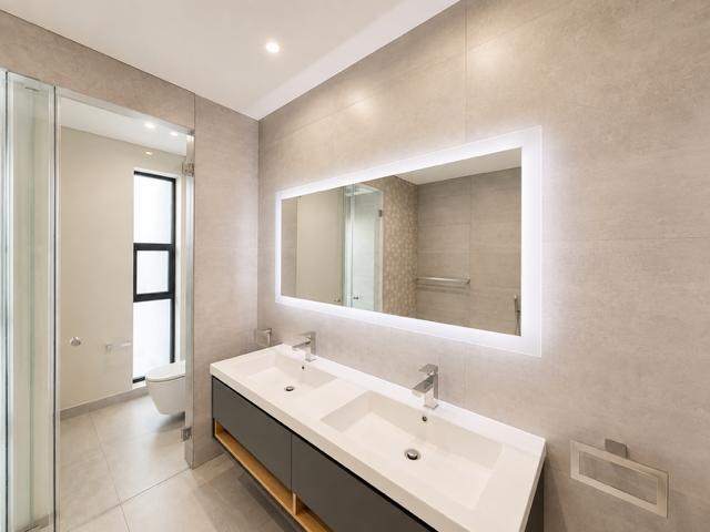 To Let 4 Bedroom Property for Rent in Sandown Gauteng