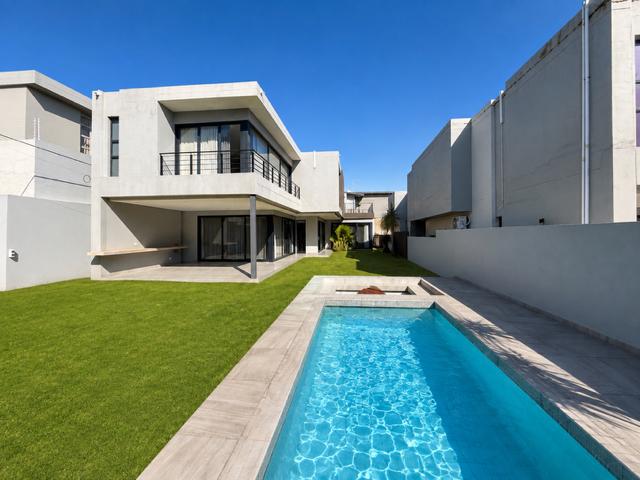 To Let 4 Bedroom Property for Rent in Sandown Gauteng