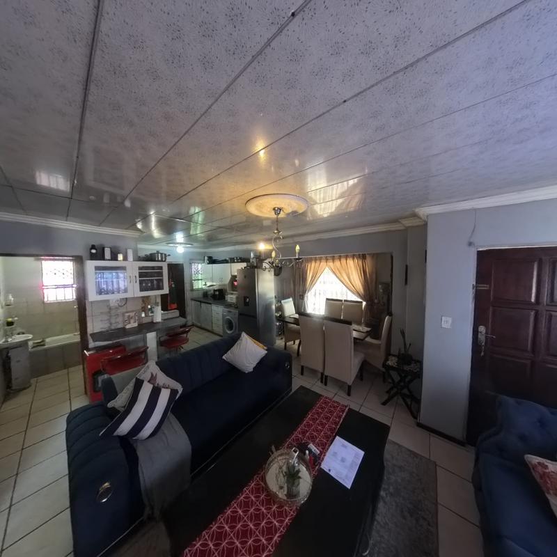 2 Bedroom Property for Sale in Karenpark Gauteng