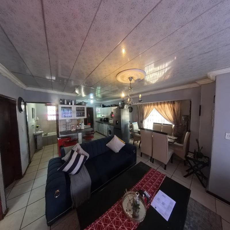 2 Bedroom Property for Sale in Karenpark Gauteng