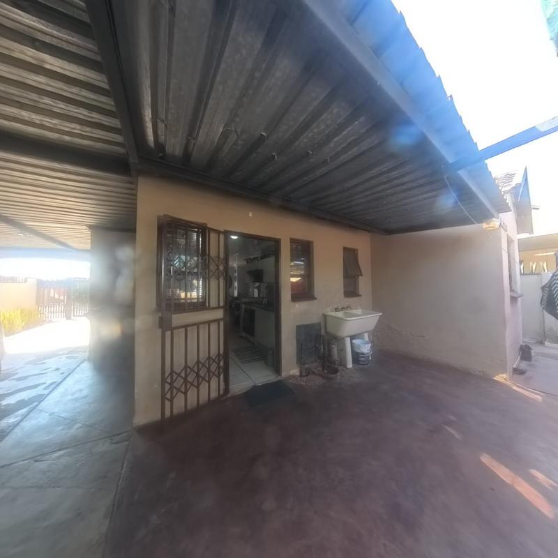 2 Bedroom Property for Sale in Karenpark Gauteng