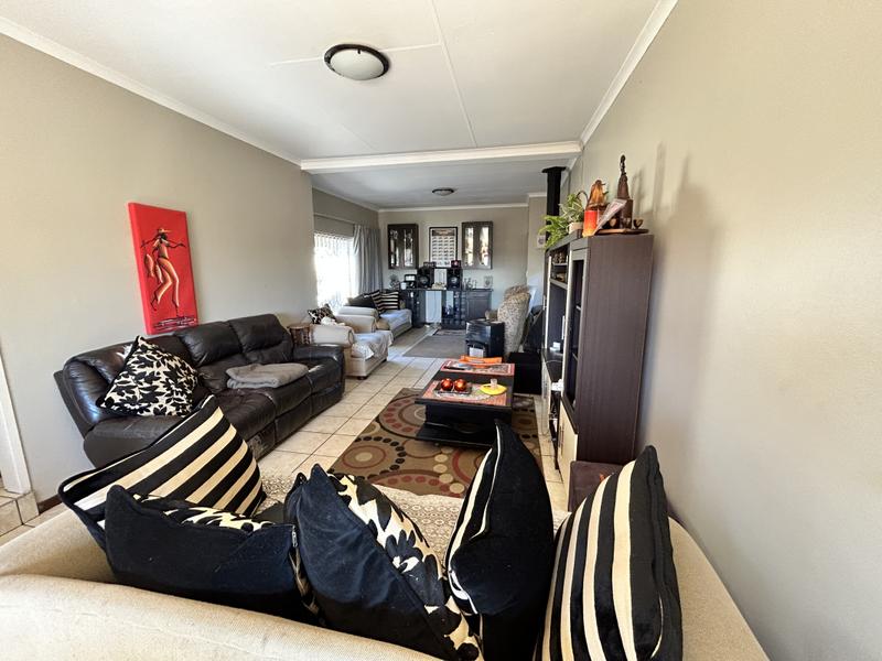 3 Bedroom Property for Sale in Isandovale Gauteng