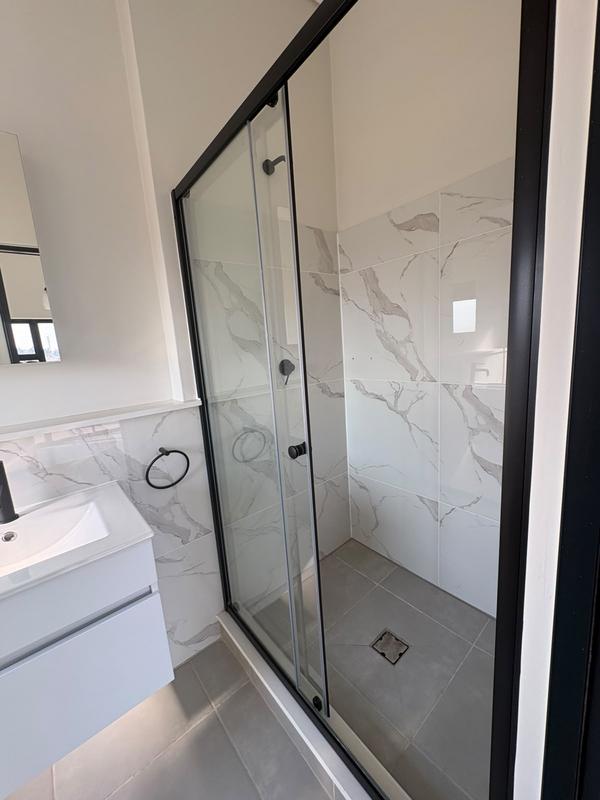To Let 2 Bedroom Property for Rent in Waterfall Gauteng