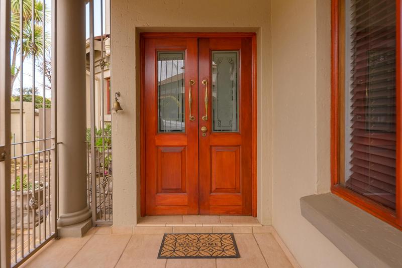 4 Bedroom Property for Sale in Faerie Glen Gauteng
