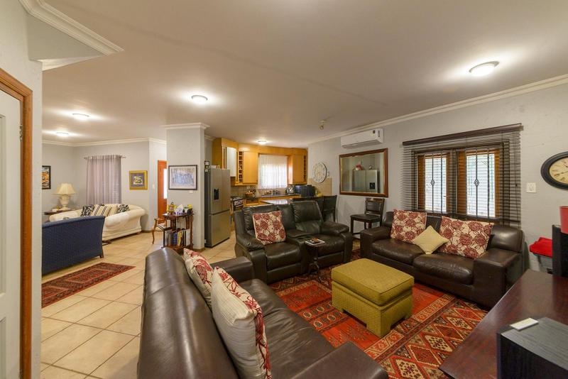 4 Bedroom Property for Sale in Faerie Glen Gauteng