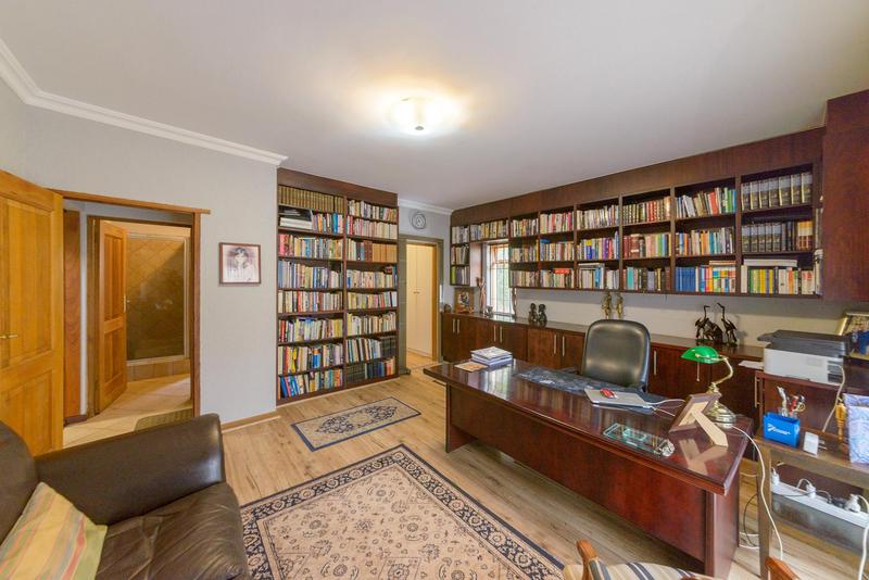 4 Bedroom Property for Sale in Faerie Glen Gauteng