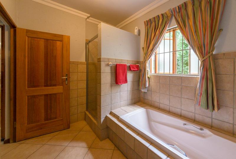 4 Bedroom Property for Sale in Faerie Glen Gauteng