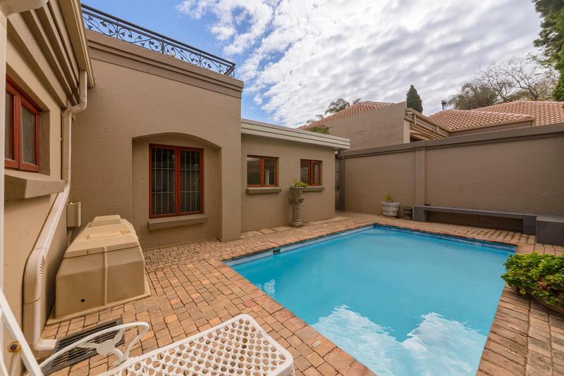 4 Bedroom Property for Sale in Faerie Glen Gauteng