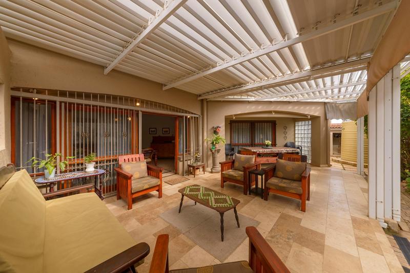 4 Bedroom Property for Sale in Faerie Glen Gauteng