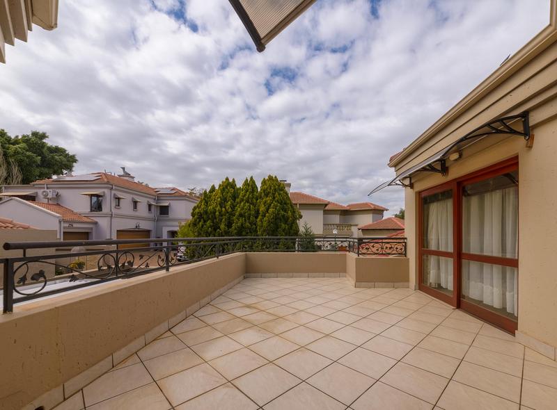 4 Bedroom Property for Sale in Faerie Glen Gauteng