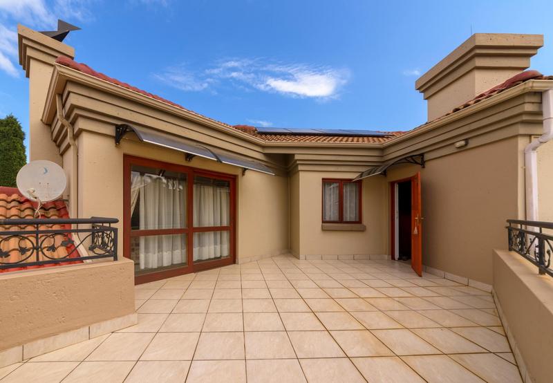 4 Bedroom Property for Sale in Faerie Glen Gauteng