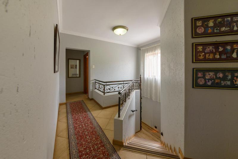 4 Bedroom Property for Sale in Faerie Glen Gauteng