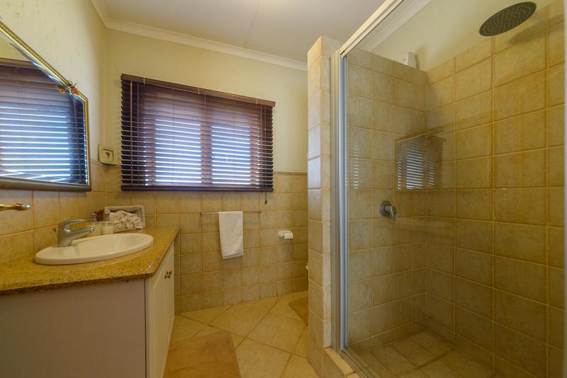 4 Bedroom Property for Sale in Faerie Glen Gauteng
