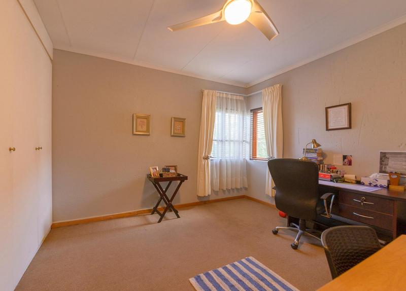 4 Bedroom Property for Sale in Faerie Glen Gauteng