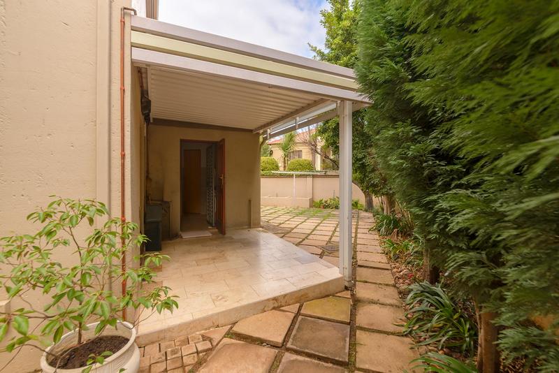 4 Bedroom Property for Sale in Faerie Glen Gauteng