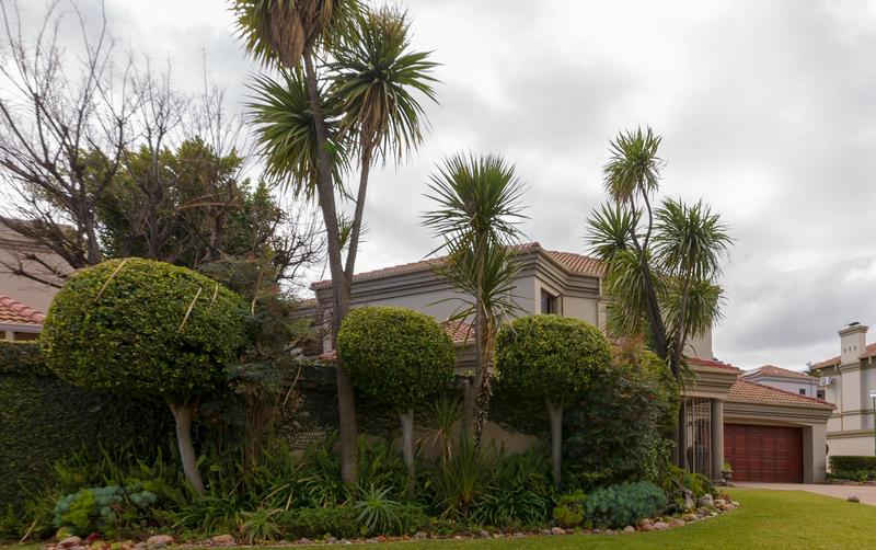 4 Bedroom Property for Sale in Faerie Glen Gauteng