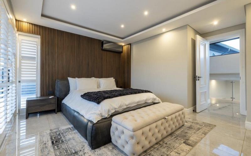 5 Bedroom Property for Sale in Blue Valley Golf Estate Gauteng