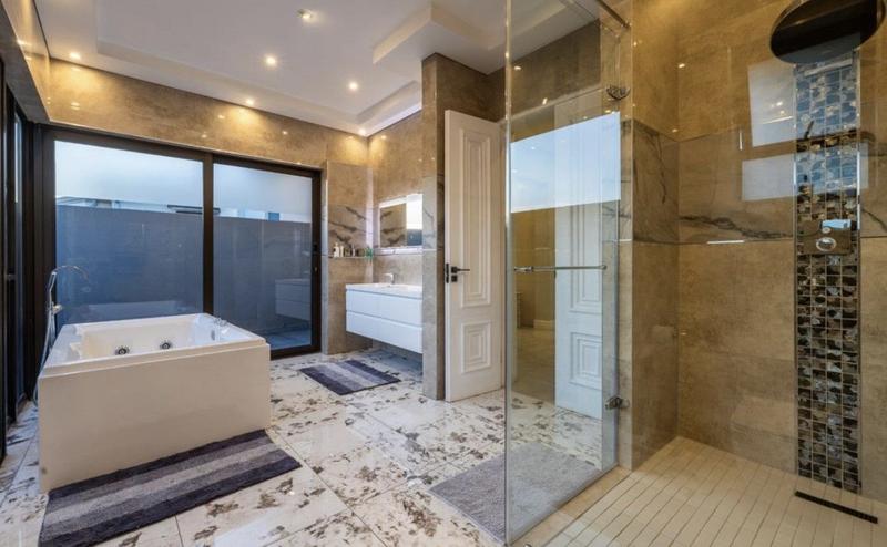 5 Bedroom Property for Sale in Blue Valley Golf Estate Gauteng