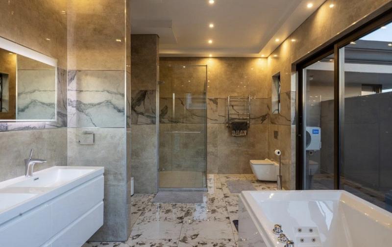 5 Bedroom Property for Sale in Blue Valley Golf Estate Gauteng