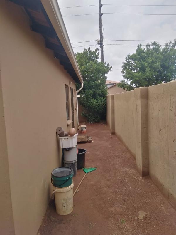 3 Bedroom Property for Sale in Protea Glen Gauteng