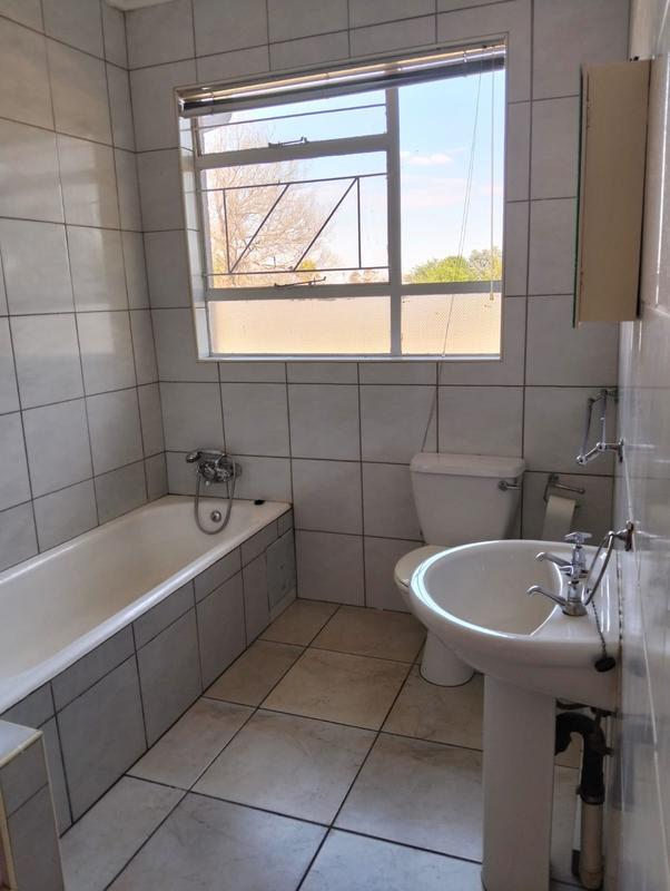 2 Bedroom Property for Sale in Brackenhurst Gauteng