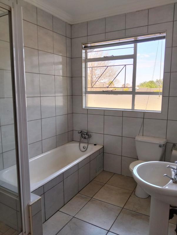 2 Bedroom Property for Sale in Brackenhurst Gauteng