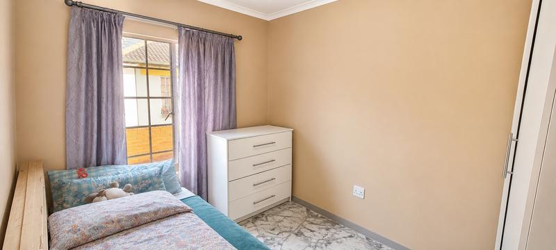 2 Bedroom Property for Sale in The Reeds Gauteng