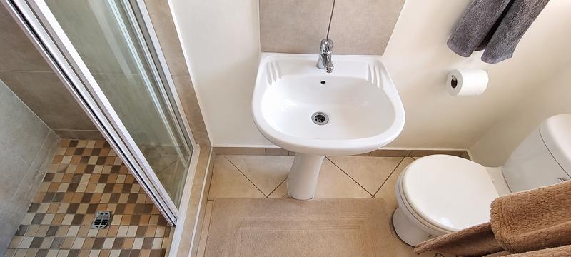 2 Bedroom Property for Sale in The Reeds Gauteng