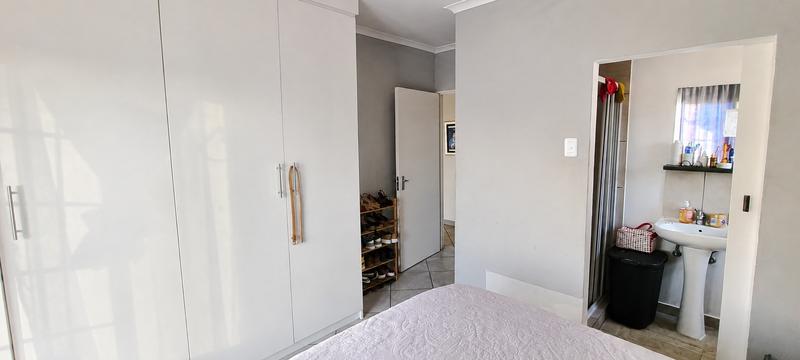 2 Bedroom Property for Sale in The Reeds Gauteng