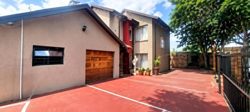 9 Bedroom Property for Sale in Wierda Park Gauteng