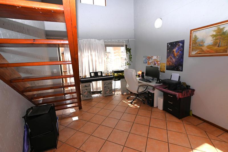 1 Bedroom Property for Sale in Lonehill Gauteng