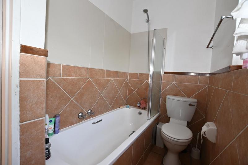 1 Bedroom Property for Sale in Lonehill Gauteng