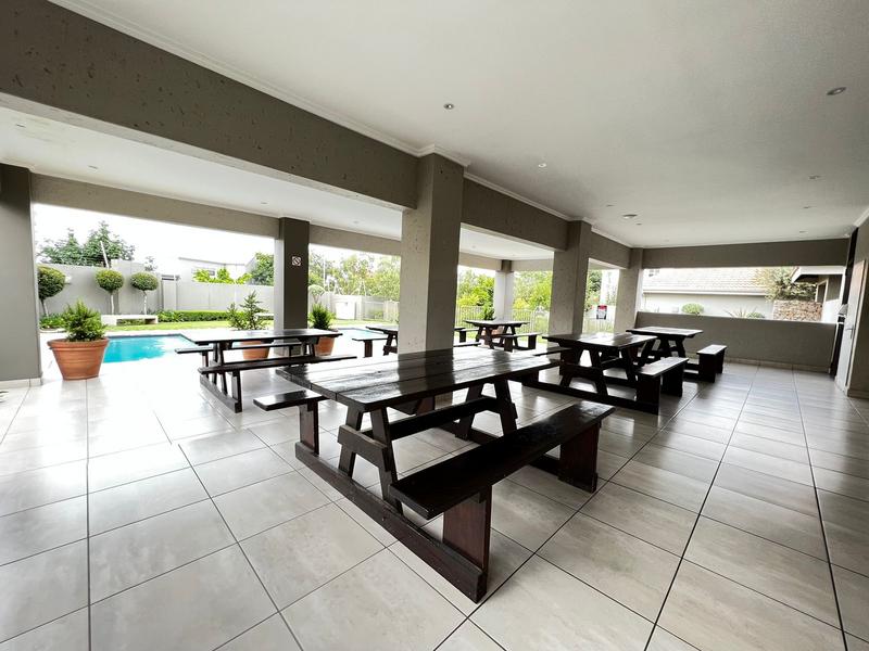 To Let 2 Bedroom Property for Rent in Fourways Gauteng