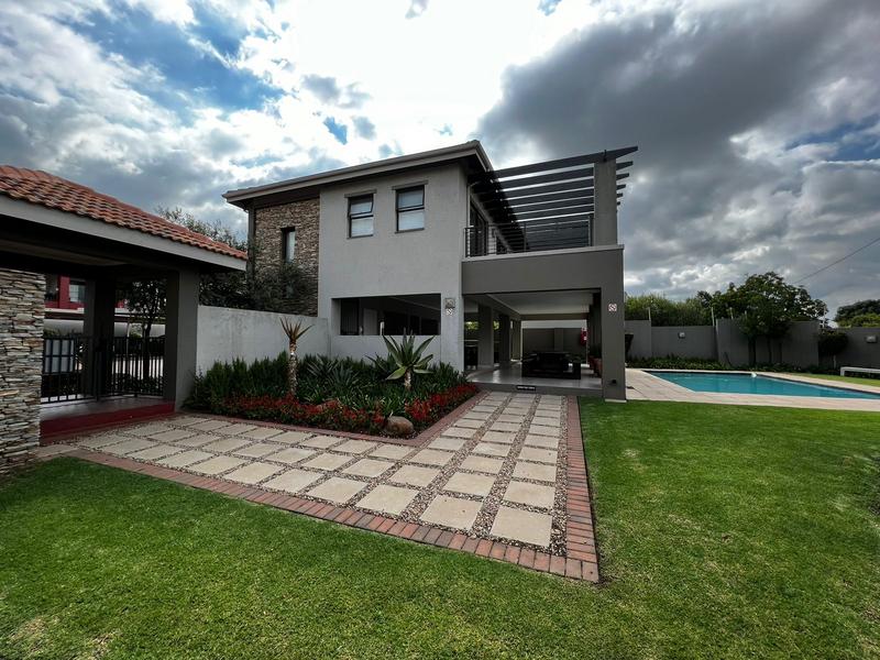 To Let 2 Bedroom Property for Rent in Fourways Gauteng